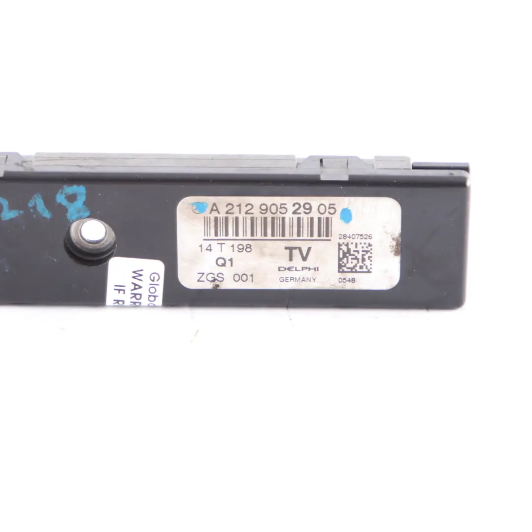 Antenna Amplifier Mercedes W212 CLS W218 TV Aerial Module Unit to with Part number A2129052905 Antenna Amplifier Mercedes W212 CLS W218 TV Aerial Module Unit - SKU A2129052905 - Part number A2129052905
