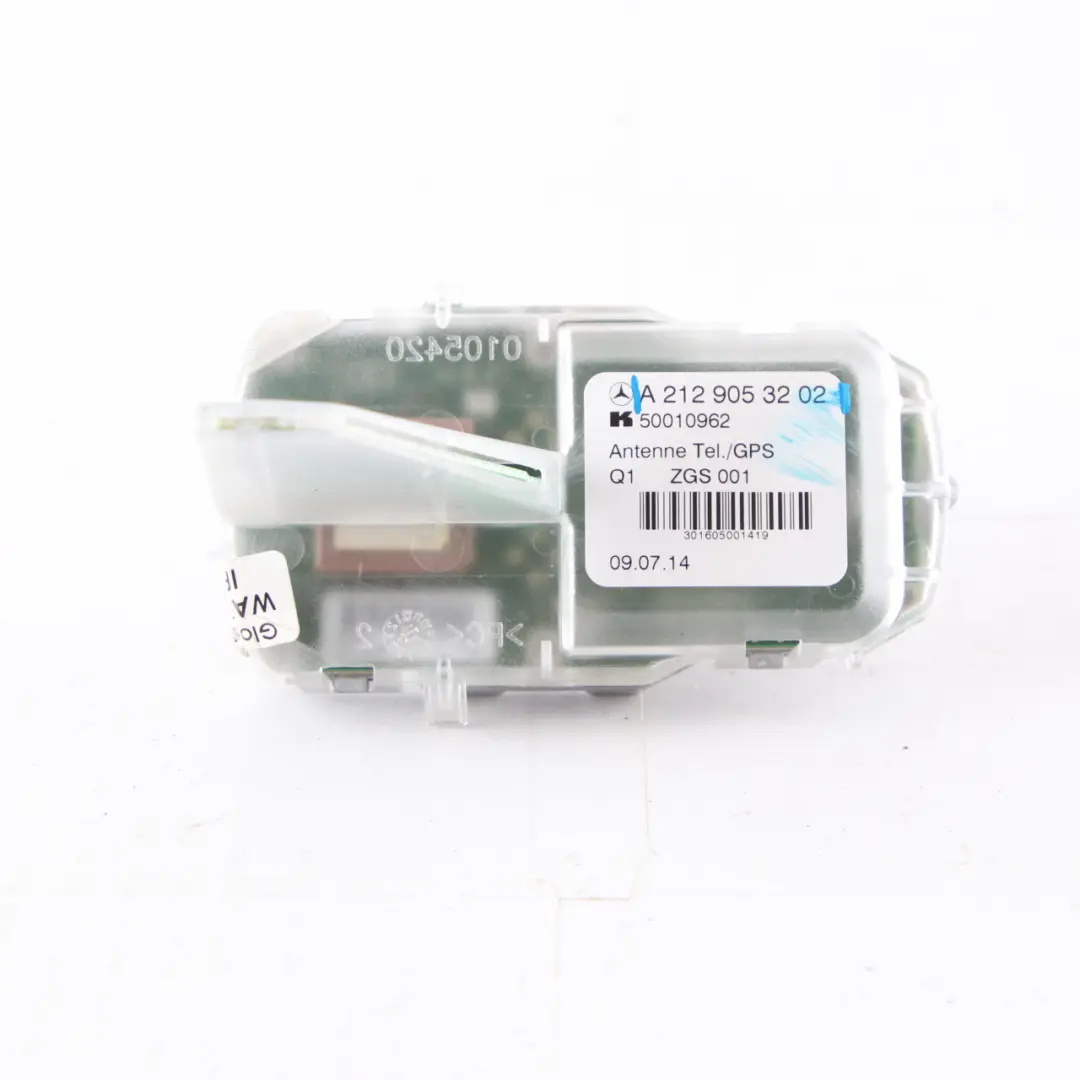 Roof Antenna Mercedes W212 W218 W246 Aerial Roof Shark Fin to with Part number A2129053202 Roof Antenna Mercedes W212 W218 W246 Aerial Roof Shark Fin - SKU A2129053202 - Part number A2129053202