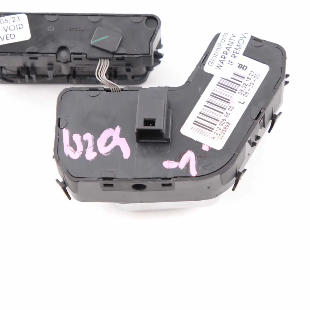 Switch Mercedes W204 W212 Adjustment Memory Front Door Left N/S to Seat with Part number A2129059600 Seat Switch Mercedes W204 W212 Adjustment Memory Front Door Left N/S - SKU A2129059600-2 - Part number A2129059600