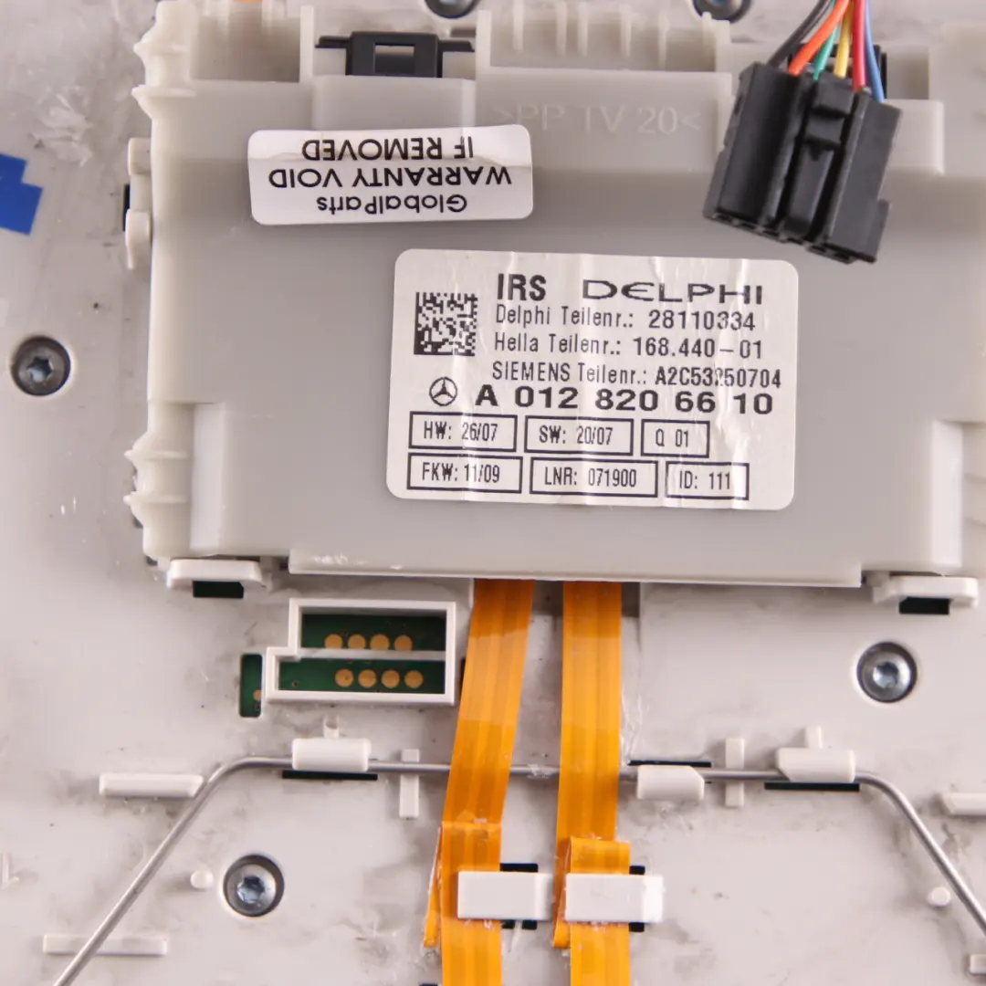 Mercedes W212 Luce da tetto Lampada lettura interna anteriore nera - SKU A2129060100 - Numero di parte A2129060100