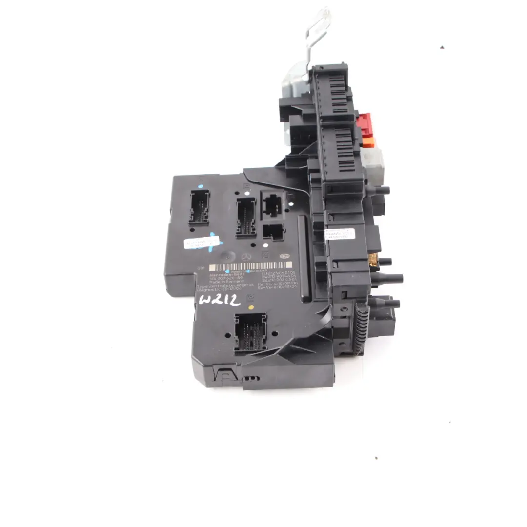 Boîte Fusibles Rear SAM Relay Control Unit Module pour Mercedes W212 à propos du numéro de pièce A2129060105 Mercedes W212 Boîte Fusibles Rear SAM Relay Control Unit Module - SKU A2129060105 - Numéro de pièce A2129060105