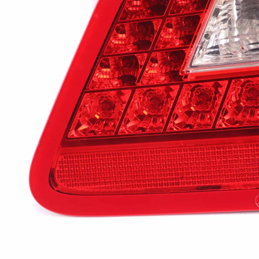 Luz Trasera Mercedes W212 Berlina Derecha Tapa Maletero Porton Trasero Bota para con número de pieza A2129060258 Luz Trasera Mercedes W212 Berlina Derecha Tapa Maletero Porton Trasero Bota - SKU A2129060258 - Número de pieza A2129060258