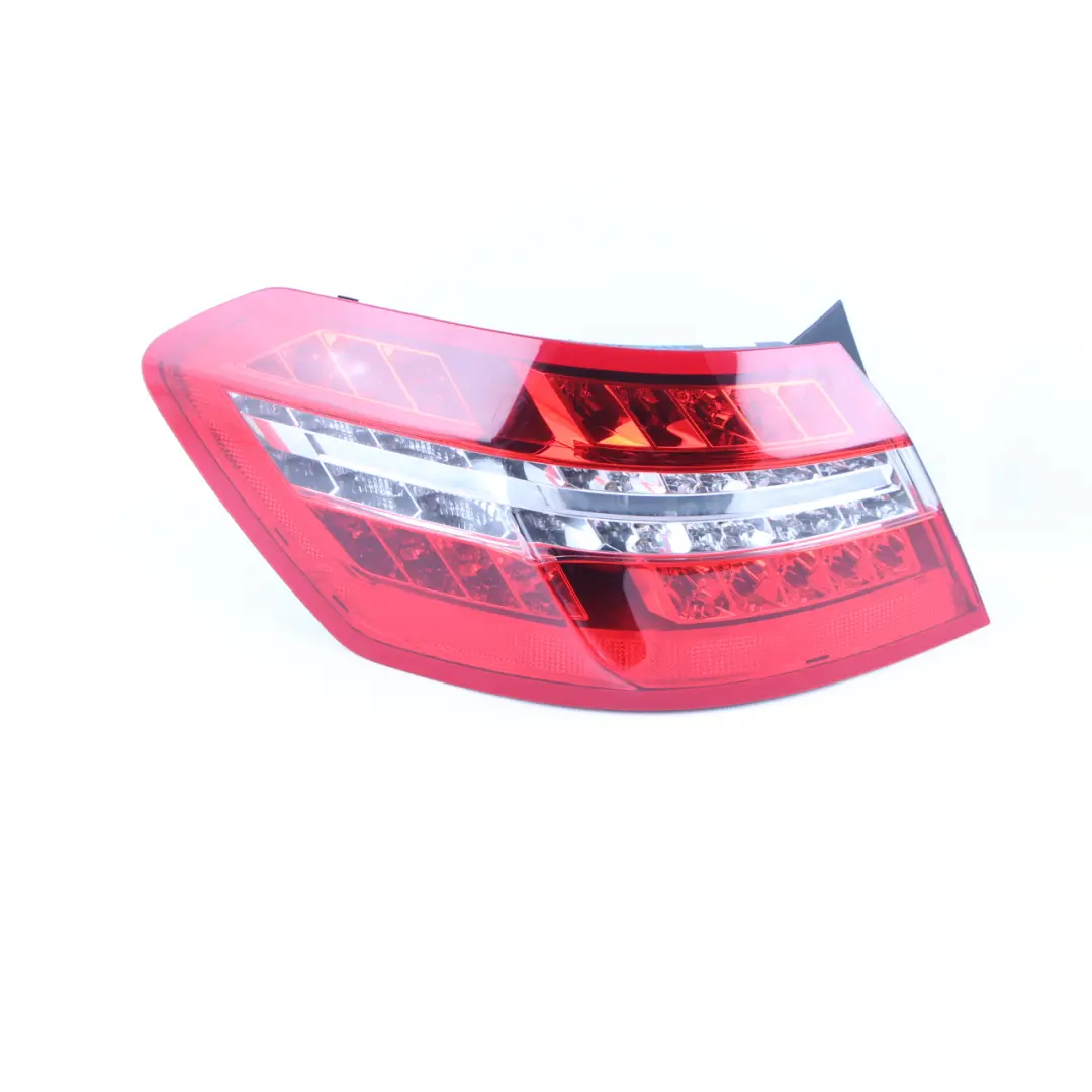 Luz Trasera Panel Lateral Izquierdo para Mercedes W212 Berlina con número de pieza A2129060558 Mercedes W212 Berlina Luz Trasera Panel Lateral Izquierdo - SKU A2129060558 - Número de pieza A2129060558