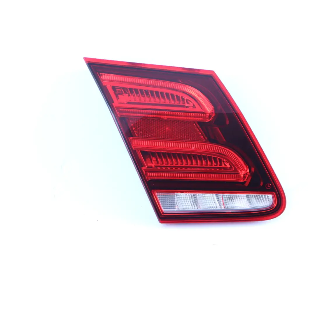 Luce di bagagliaio posteriore sinistra per Mercedes W212 con numero di parte A2129060903 Mercedes W212 Luce di bagagliaio posteriore sinistra - SKU A2129060903 - Numero di parte A2129060903