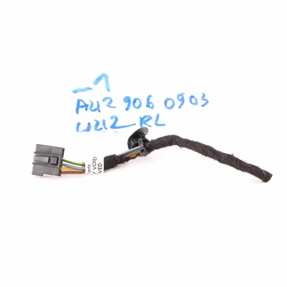 Kofferraumdeckel Rückleuchte links für Mercedes W212 mit Teilenummer A2129060903 Mercedes W212 Kofferraumdeckel Rückleuchte links - SKU A2129060903 - Teilenummer A2129060903