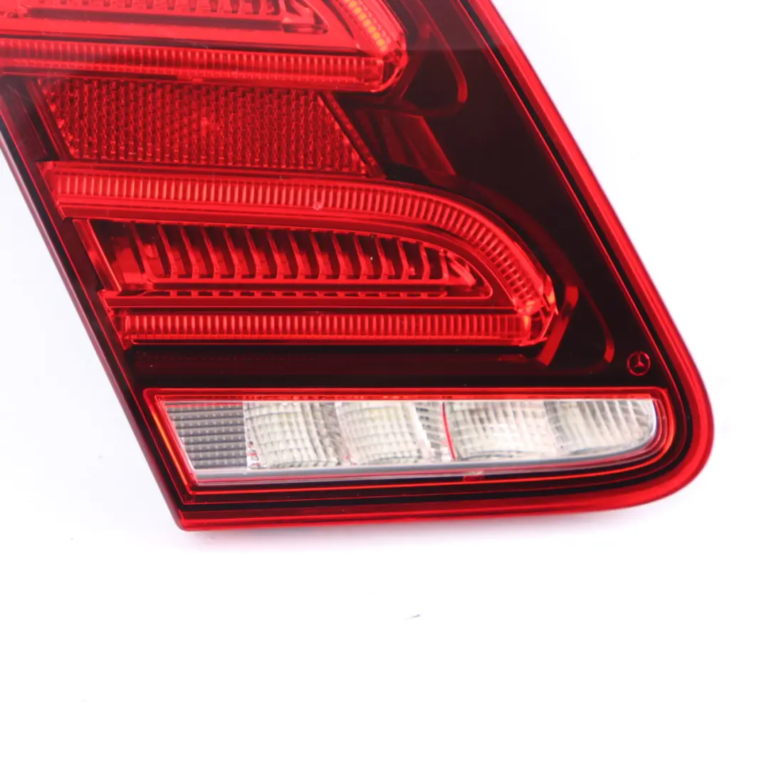 Mercedes W212 Luz de Tapa de Maletero Luz Trasera Izquierda - SKU A2129060903 - Número de pieza A2129060903