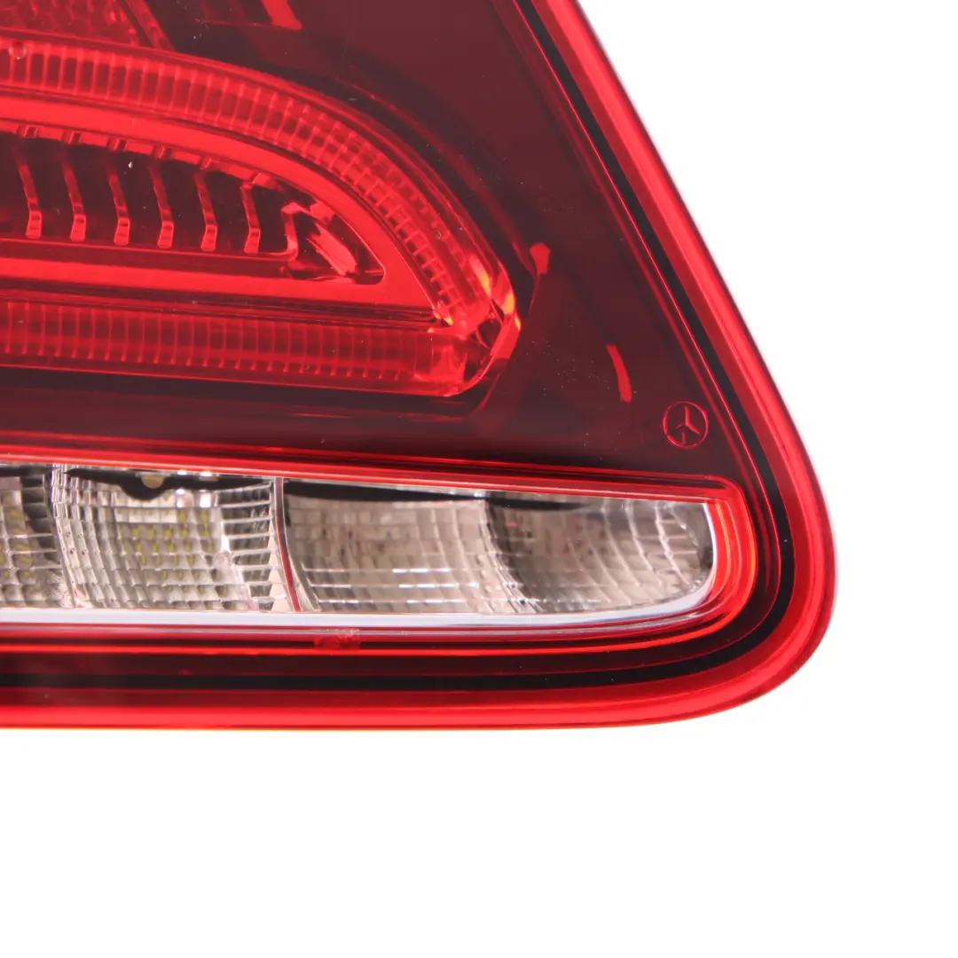 Luce di bagagliaio posteriore sinistra per Mercedes W212 con numero di parte A2129060903 Mercedes W212 Luce di bagagliaio posteriore sinistra - SKU A2129060903 - Numero di parte A2129060903