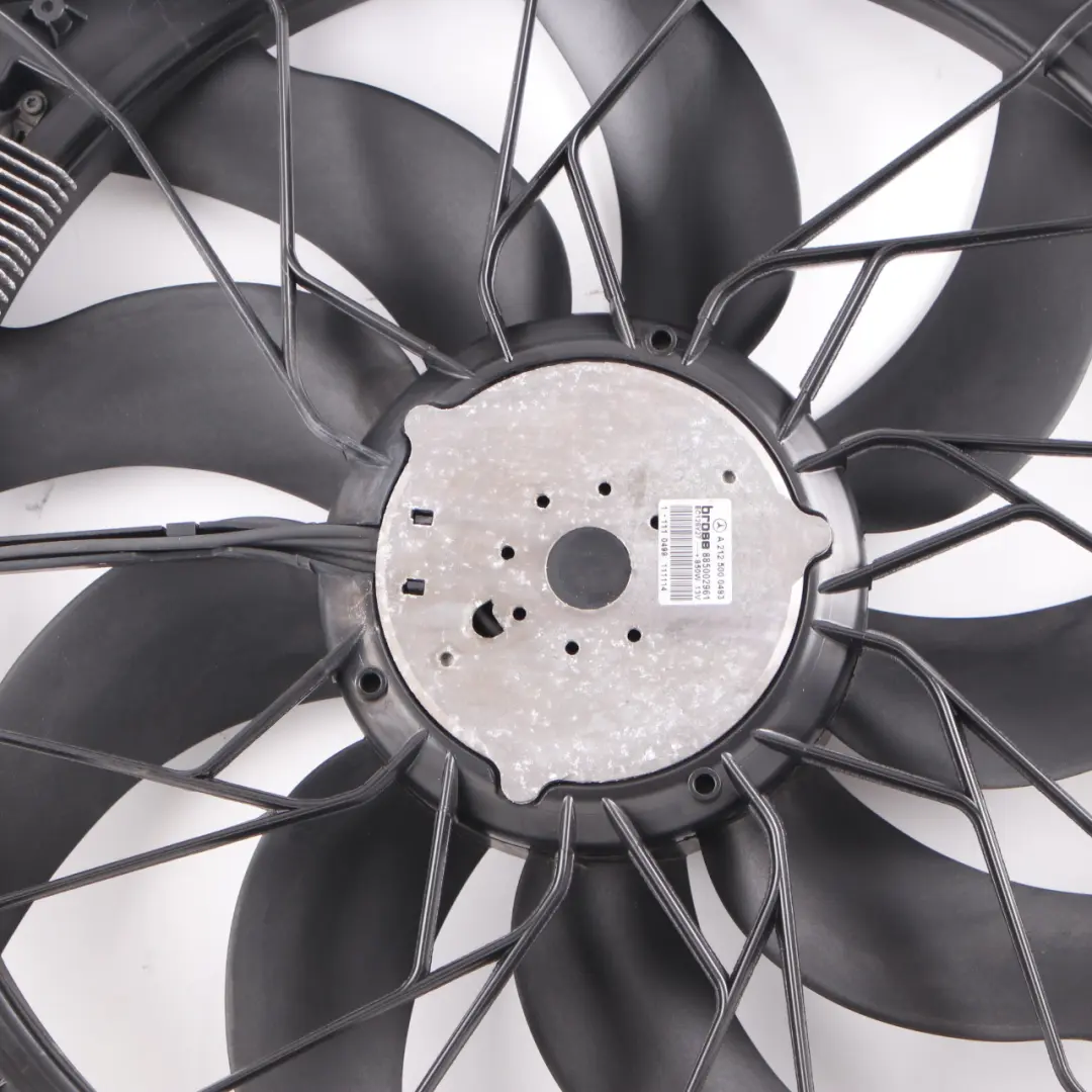 Kühler Motor Kühlung Lüfterhaube Motor 850W für Mercedes W204 W212 mit Teilenummer A2129061002 Mercedes W204 W212 Kühler Motor Kühlung Lüfterhaube Motor 850W - SKU A2129061002 - Teilenummer A2129061002