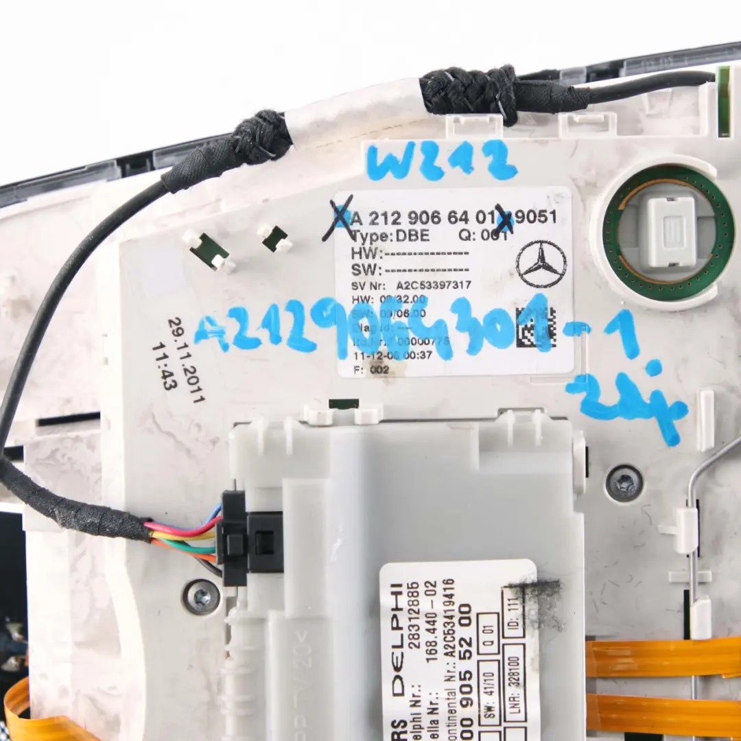 Innenbeleuchtung Dachleuchte Leselampe Vorne Schwarz für Mercedes W212 mit Teilenummer A2129064301 Mercedes W212 Innenbeleuchtung Dachleuchte Leselampe Vorne Schwarz - SKU A2129064301-1 - Teilenummer A2129064301