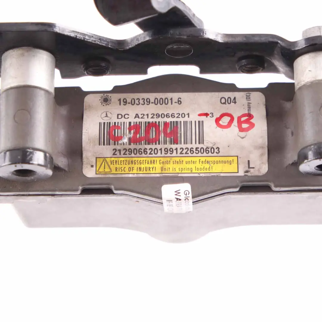 Cerniera del cofano Mercedes W204 W212 Sinistra Pedone Ossidiana 197 per con numero di parte A2129066201 Cerniera del cofano Mercedes W204 W212 Sinistra Pedone Ossidiana 197 - SKU A2129066201-OB - Numero di parte A2129066201