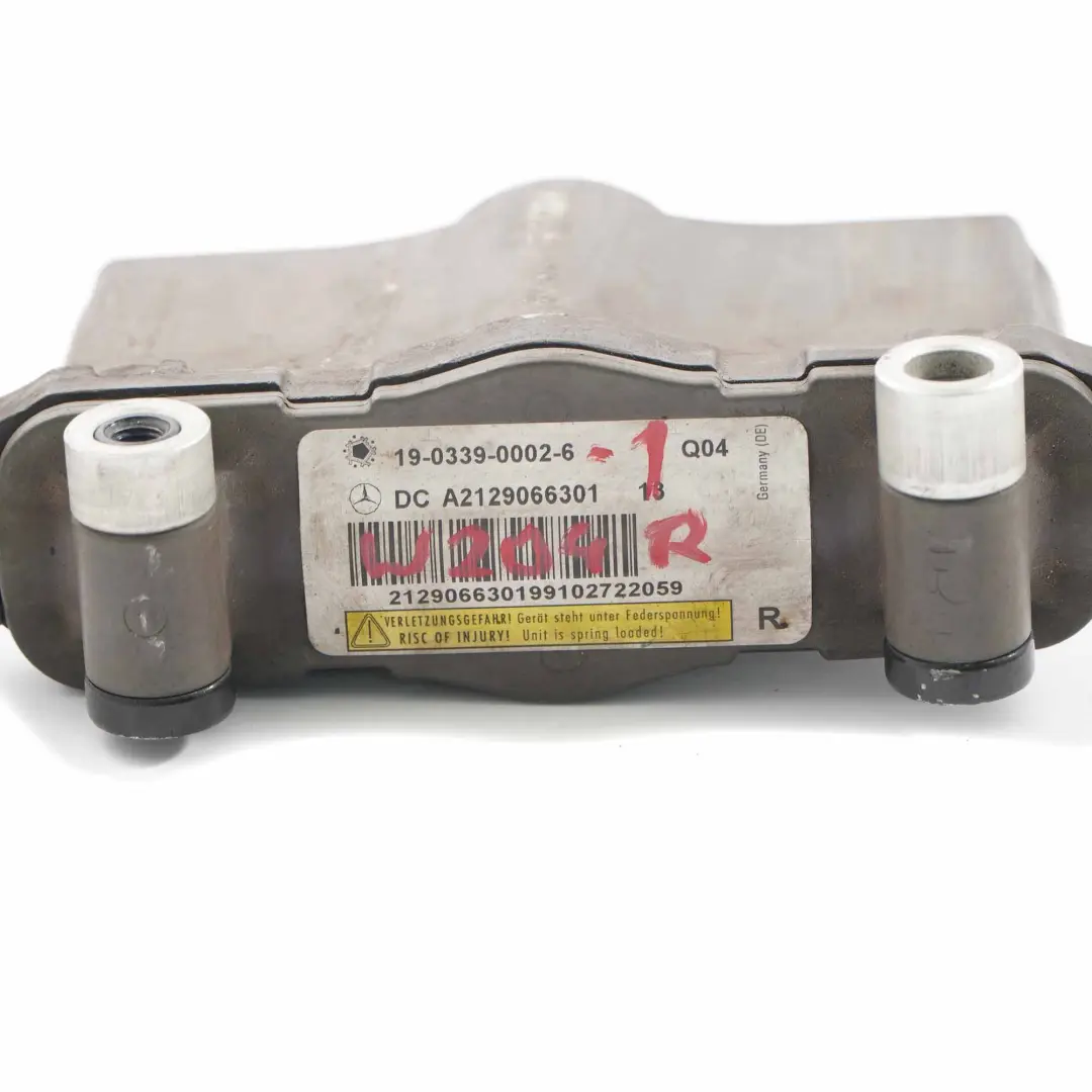  Cerniera Cofano Mercedes W204 W212 Destra Unità Protezione Pedonale Argento - SKU A2129066301-1 - Numero di parte A2129066301