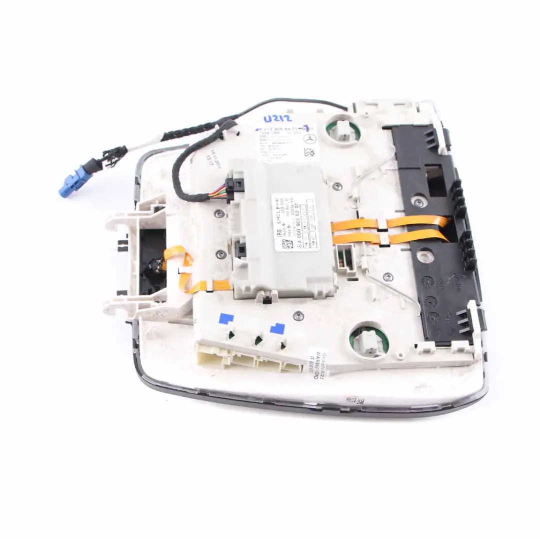 Lampka Podsufitki Oświetlenie Kabiny do Mercedes W212 o numerze A2129066401 Mercedes W212 Lampka Podsufitki Oświetlenie Kabiny - SKU A2129066401-1 - Numer Części A2129066401