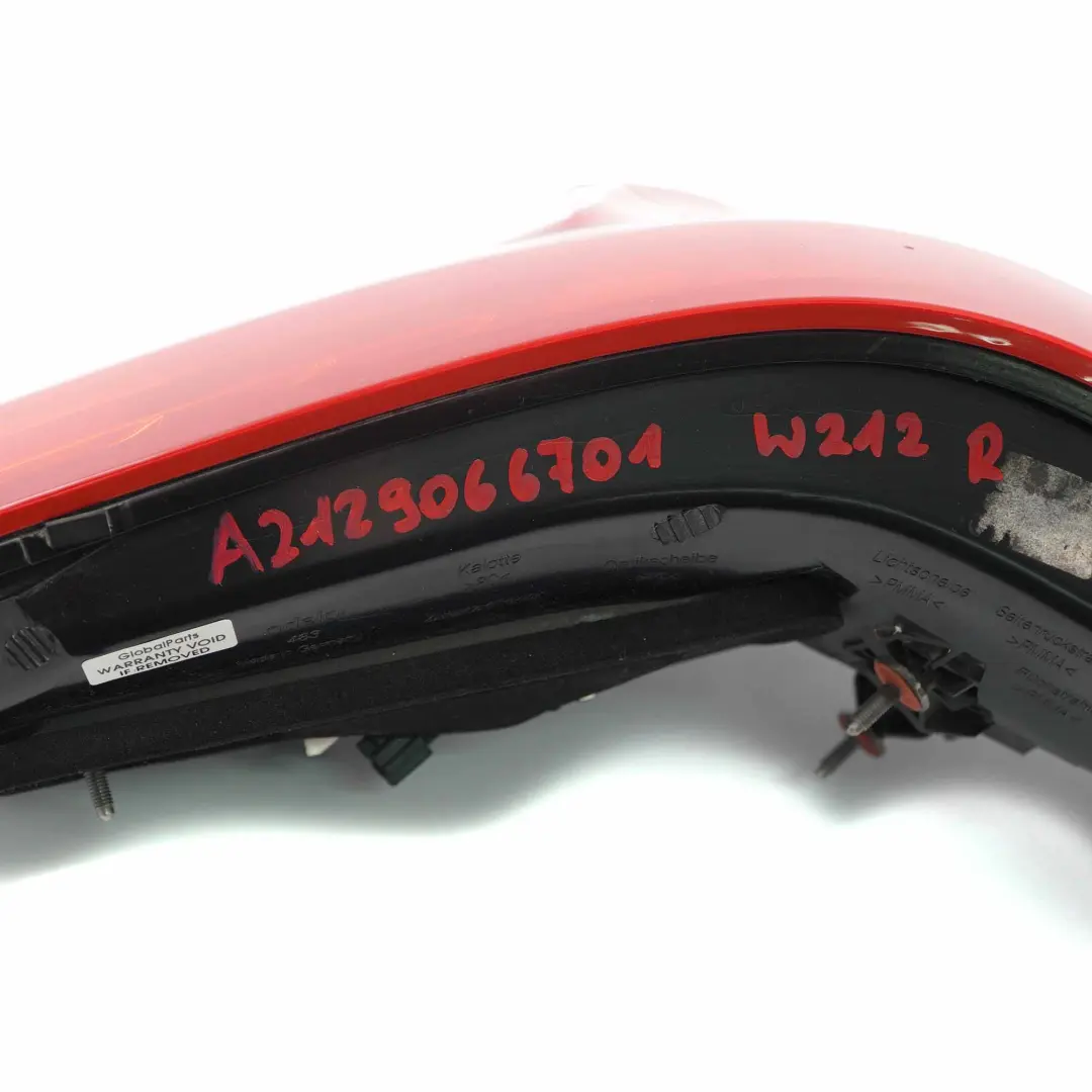 Luz Trasera Derecha Panel Lateral De Luces para Mercedes W212 Berlina con número de pieza A2129066701 Mercedes W212 Berlina Luz Trasera Derecha Panel Lateral De Luces - SKU A2129066701 - Número de pieza A2129066701