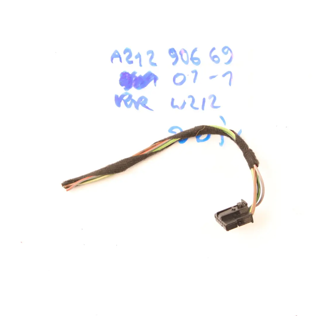 Lampa Tylna Prawa Panelu Bocznego do Mercedes W212 Sedan o numerze A2129066901 Mercedes W212 Sedan Lampa Tylna Prawa Panelu Bocznego - SKU A2129066901 - Numer Części A2129066901