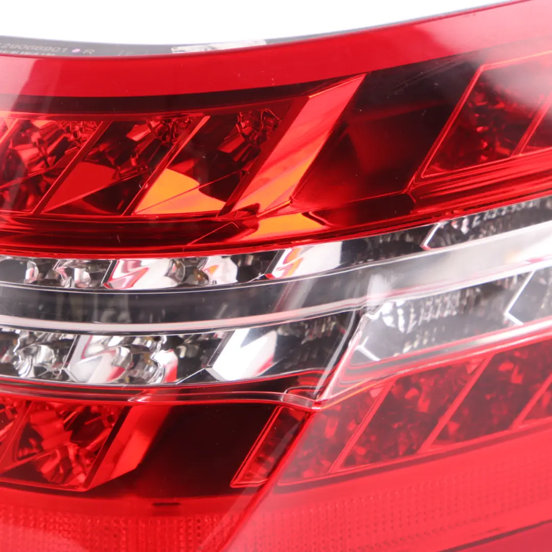  Piloto trasero Mercedes W212 Berli Luz trasera derecha Panel lateral - SKU A2129066901 - Número de pieza A2129066901