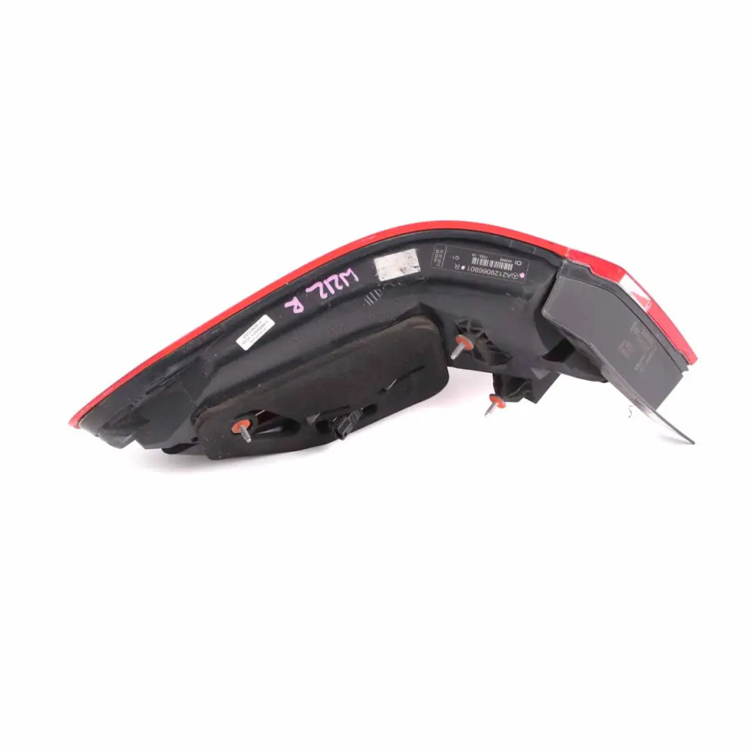  Piloto trasero Mercedes W212 Berli Luz trasera derecha Panel lateral - SKU A2129066901 - Número de pieza A2129066901