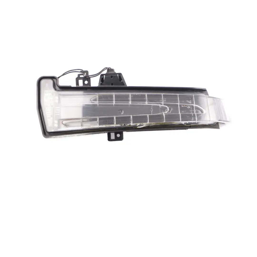 Lampe témoin de clignotant de rétroviseur gauche pour Mercedes W212 à propos du numéro de pièce A2129067201 Mercedes W212 Lampe témoin de clignotant de rétroviseur gauche - SKU A2129067201 - Numéro de pièce A2129067201