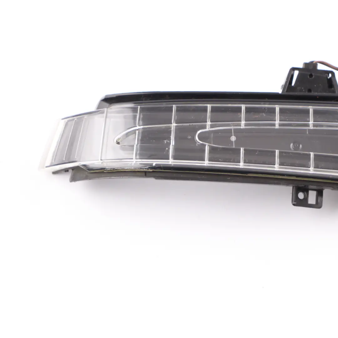 Indicatore direzione Mercedes W176 W212 Destra Segnale d'ala Lampada per con numero di parte A2129067301 Indicatore direzione Mercedes W176 W212 Destra Segnale d'ala Lampada - SKU A2129067301 - Numero di parte A2129067301