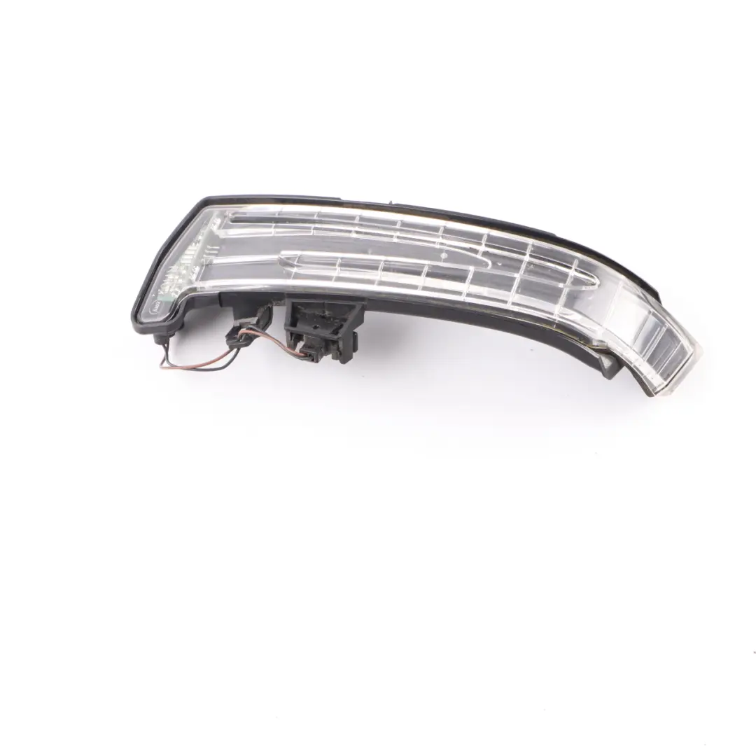 Indicatore direzione Mercedes W176 W212 Destra Segnale d'ala Lampada per con numero di parte A2129067301 Indicatore direzione Mercedes W176 W212 Destra Segnale d'ala Lampada - SKU A2129067301 - Numero di parte A2129067301