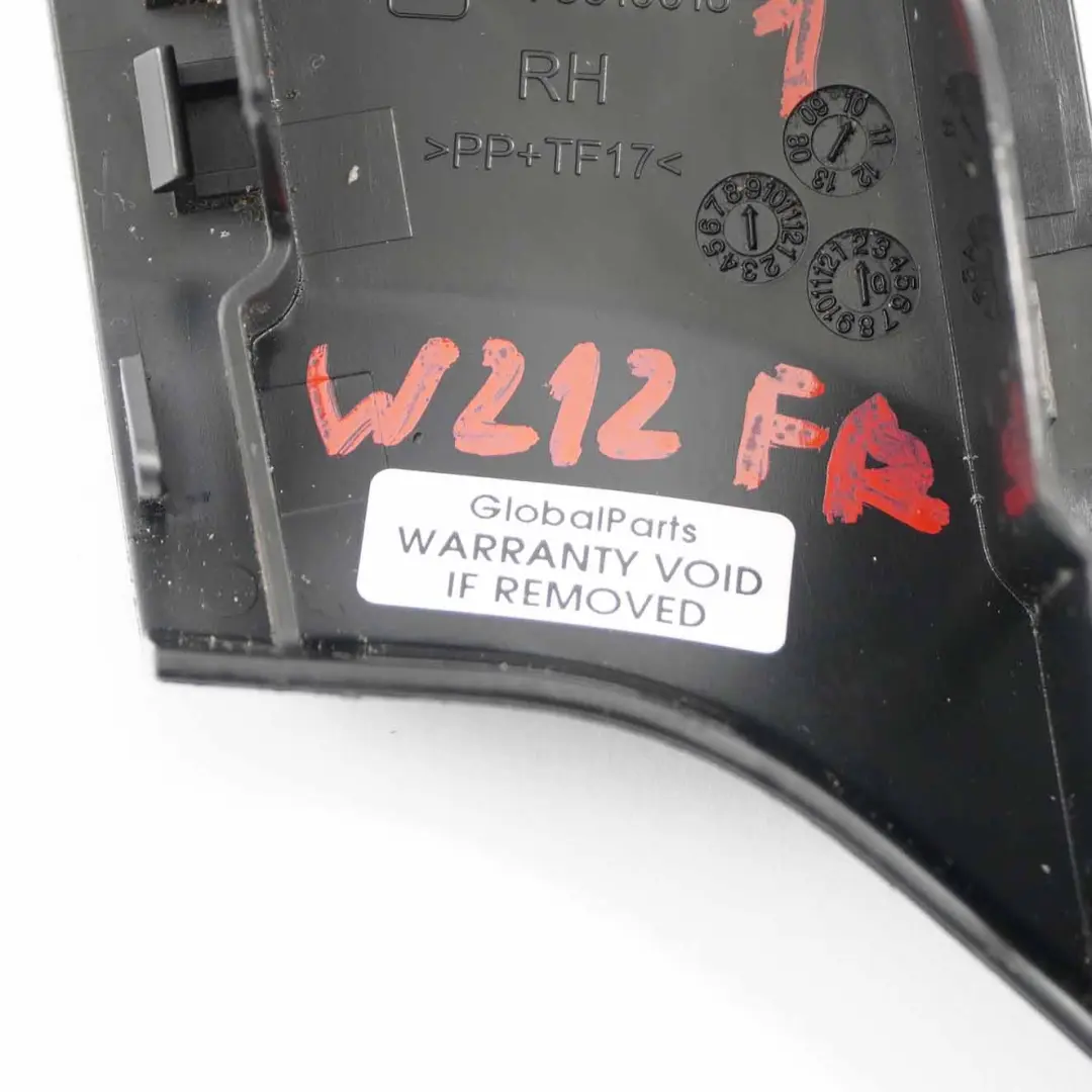 Mercedes W212 Sicherheitsgurt Abdeckung Halterung Vorne Rechts Schwarz - SKU A2129181230-1 - Teilenummer A2129181230