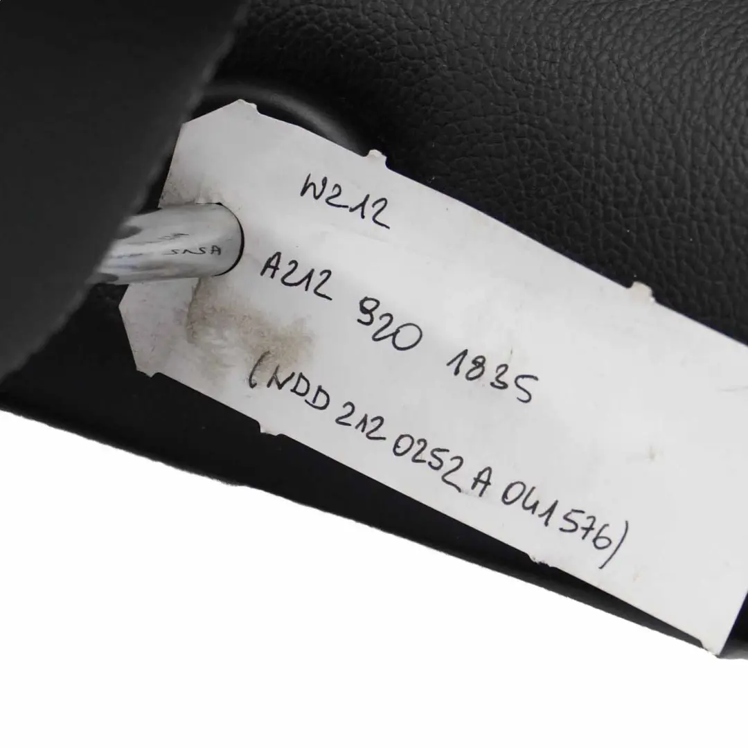 Schienale Posteriore Rivestimento in Pelle Nero per Mercedes W212 Berlina con numero di parte A2129201835 Mercedes W212 Berlina Schienale Posteriore Rivestimento in Pelle Nero - SKU A2129201835 - Numero di parte A2129201835