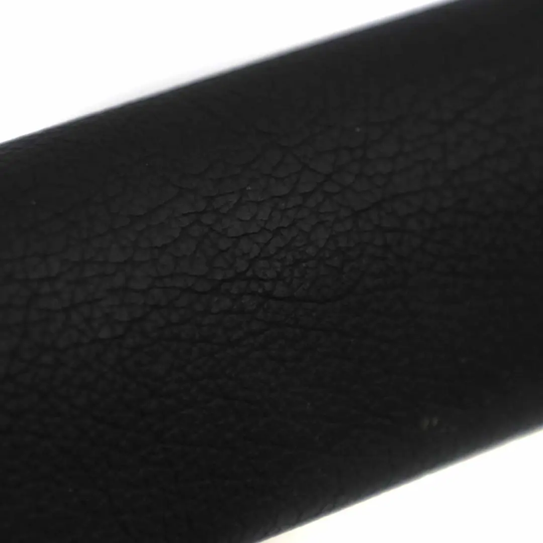 Siège arrière Banquette Isofix Housse de canapé Saloon Cuir noir pour Mercedes W212 à propos du numéro de pièce A2129202108 Mercedes W212 Siège arrière Banquette Isofix Housse de canapé Saloon Cuir noir - SKU A2129206219 - Numéro de pièce A2129202108