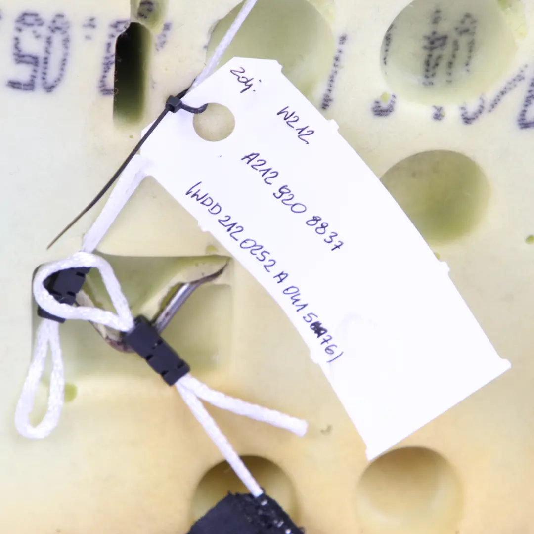 Rücksitzbank Couchbezug Schwarz Stoff Leder für Mercedes W212 Limousine mit Teilenummer A2129208837 Mercedes W212 Limousine Rücksitzbank Couchbezug Schwarz Stoff Leder - SKU A2129208837 - Teilenummer A2129208837