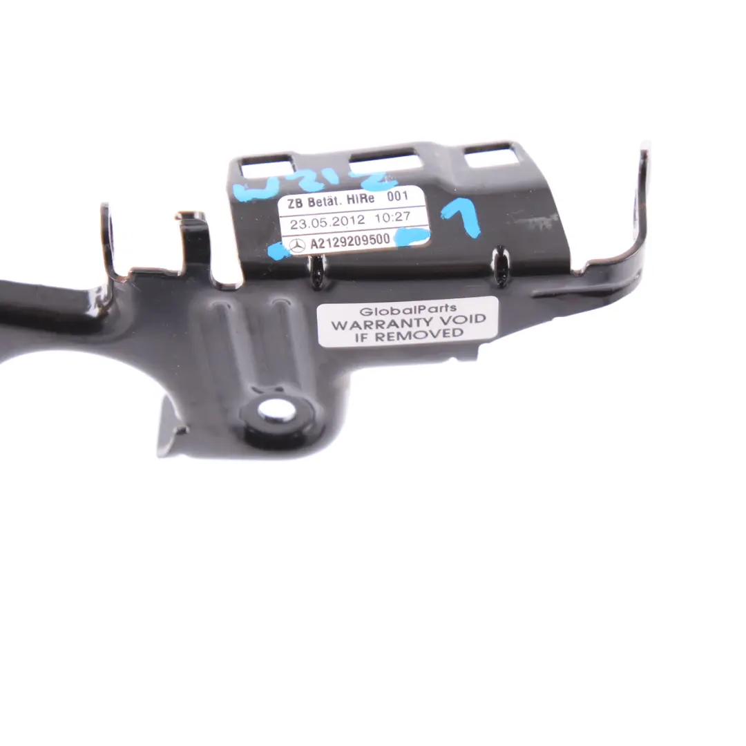 Mercedes W212 Sedile posteriore pieghevole schienale destro staffa - SKU A2129209500-1 - Numero di parte A2129209500