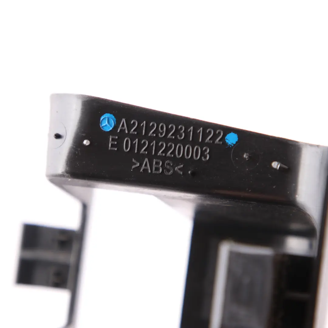 Mercedes W212 Cache siège arrière gauche Trim Noir - SKU A2129231122 - Numéro de pièce A2129231122
