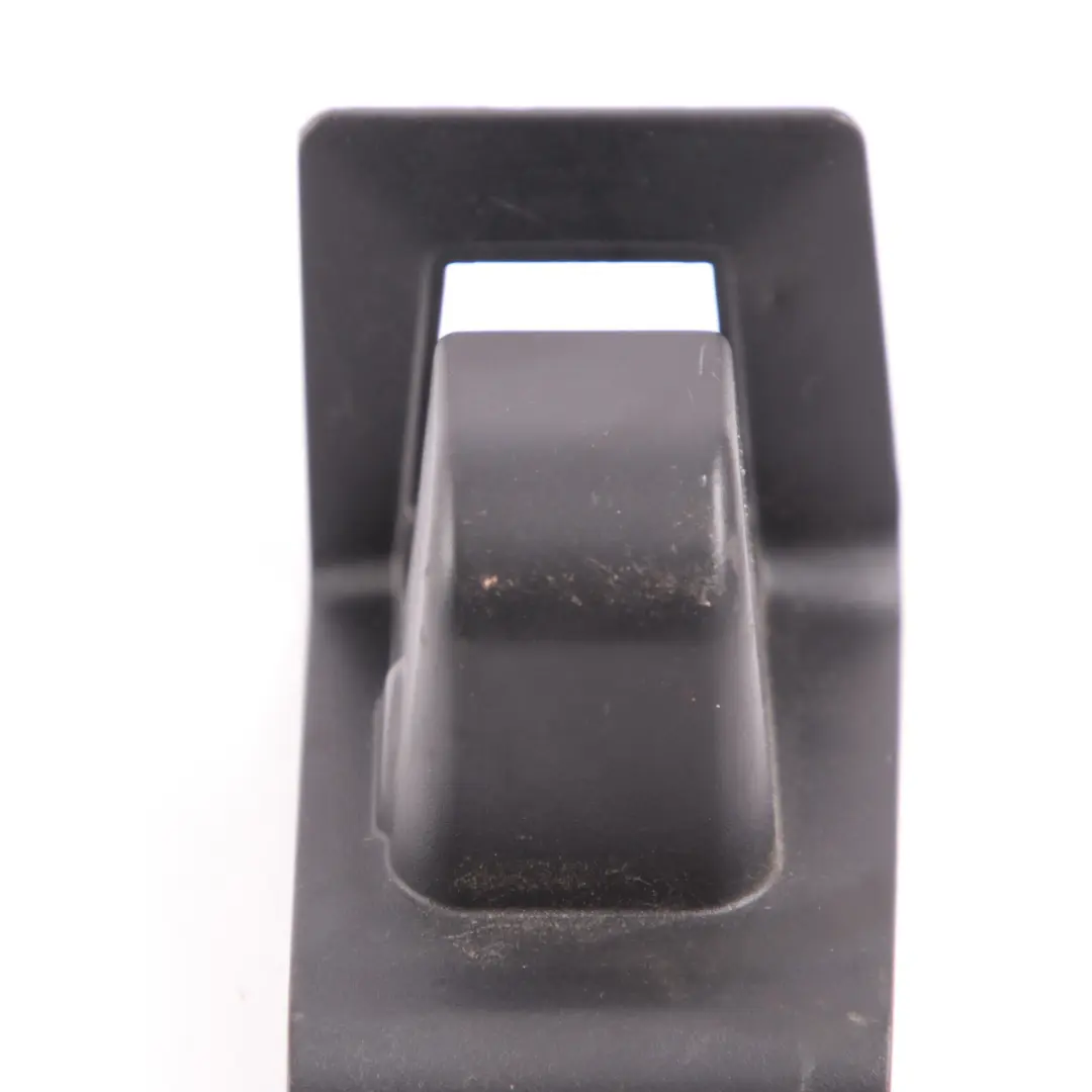 Mercedes W212 Cubierta Bloqueo Asiento Trasero Derecho Trim Negro - SKU A2129231222 - Número de pieza A2129231222