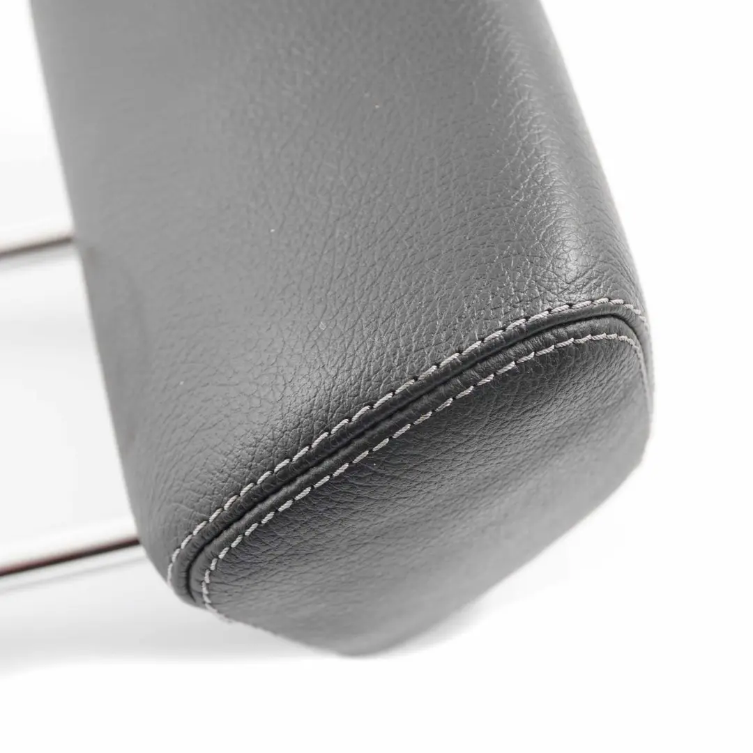 Appui-tête de siège arrière central en cuir noir anthracite pour Mercedes W212 à propos du numéro de pièce A2129700750 Mercedes W212 Appui-tête de siège arrière central en cuir noir anthracite - SKU A2129700750-1 - Numéro de pièce A2129700750