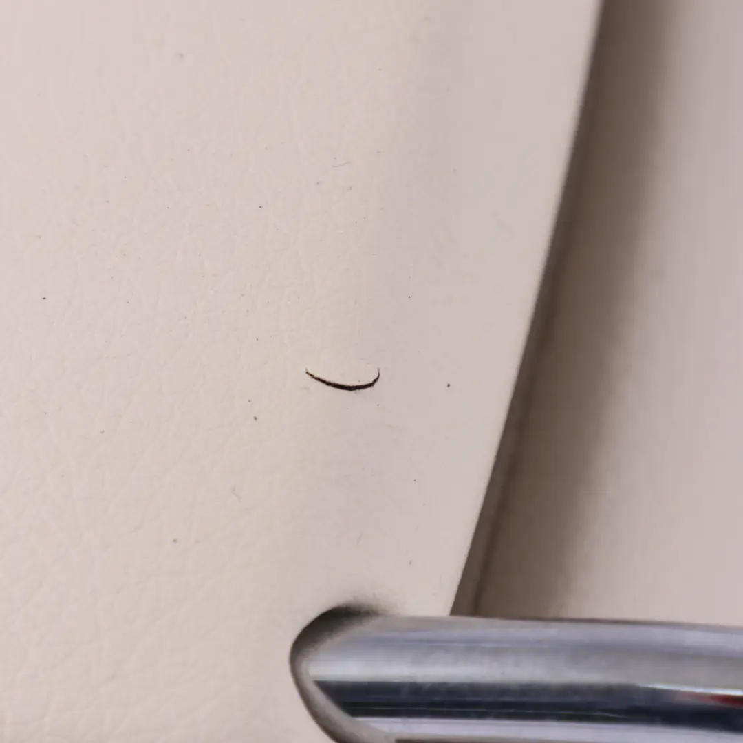 Zagłówek Fotela Przedni Lewy Prawy Skóra Beż do Mercedes W212 o numerze A2129702080 Mercedes W212 Zagłówek Fotela Przedni Lewy Prawy Skóra Beż - SKU A2129702080 - Numer Części A2129702080