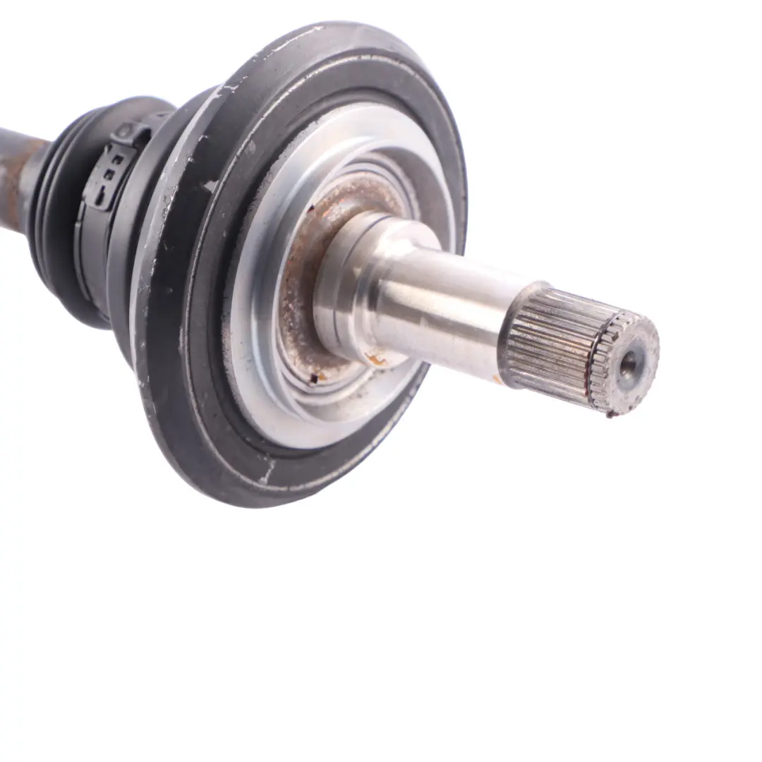 Albero di trasmissione asse posteriore destro OM654 per Mercedes W213 con numero di parte A2133502611 Mercedes W213 Albero di trasmissione asse posteriore destro OM654 - SKU A2133502611 - Numero di parte A2133502611