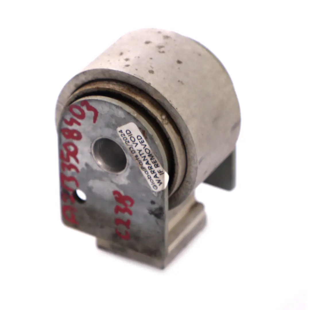 Absorbeur vibrations Mercedes W213 C238 arrière Support différentiel pour à propos du numéro de pièce A2133508403 Absorbeur vibrations Mercedes W213 C238 arrière Support différentiel - SKU A2133508403 - Numéro de pièce A2133508403