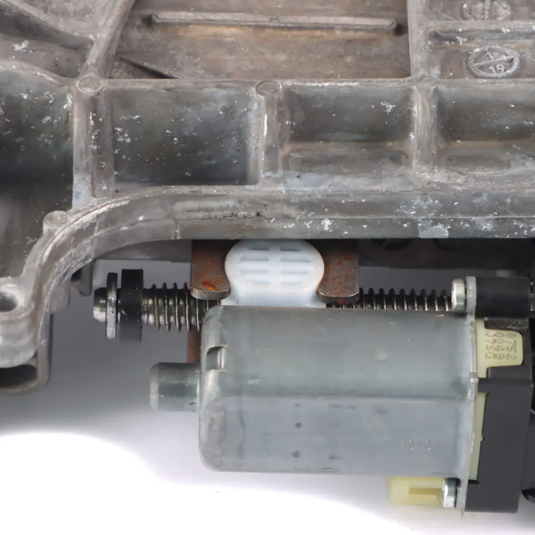 Lenksäule Elektrische Verstellung 4Matic für Mercedes W213 C238 mit Teilenummer A2134608300 Mercedes W213 C238 Lenksäule Elektrische Verstellung 4Matic - SKU A2134608300 - Teilenummer A2134608300