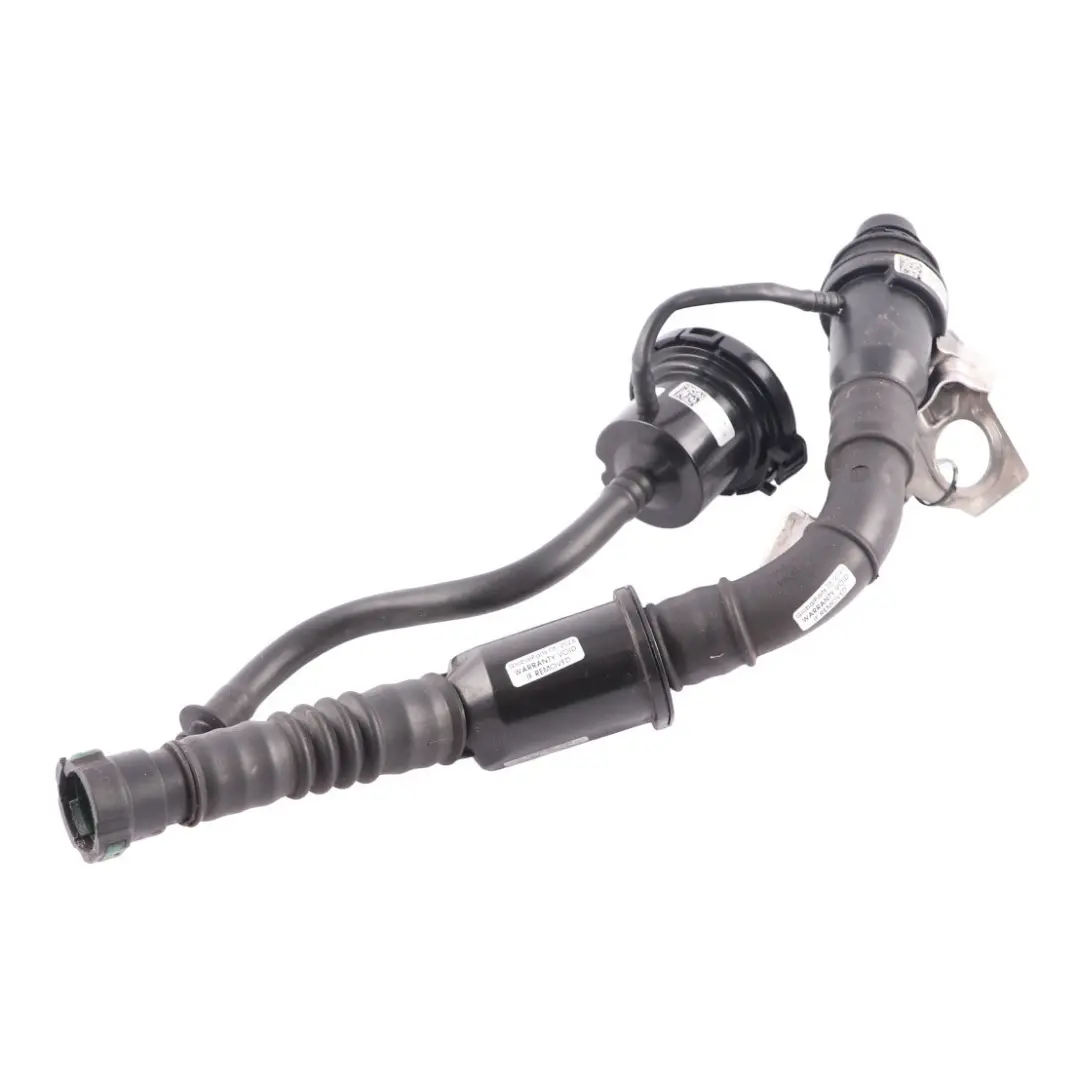 Tuyau Remplissage Réservoir Adblue pour Mercedes W213 Diesel à propos du numéro de pièce A2134700200 Mercedes W213 Diesel Tuyau Remplissage Réservoir Adblue - SKU A2134700200 - Numéro de pièce A2134700200