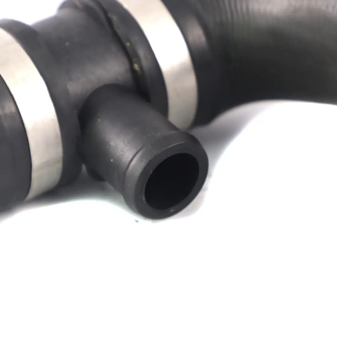 Kühlmittelleitung Mercedes W213 AMG Kühler links Schlauch zum Motor für mit Teilenummer A2135007100 Kühlmittelleitung Mercedes W213 AMG Kühler links Schlauch zum Motor - SKU A2135007100 - Teilenummer A2135007100