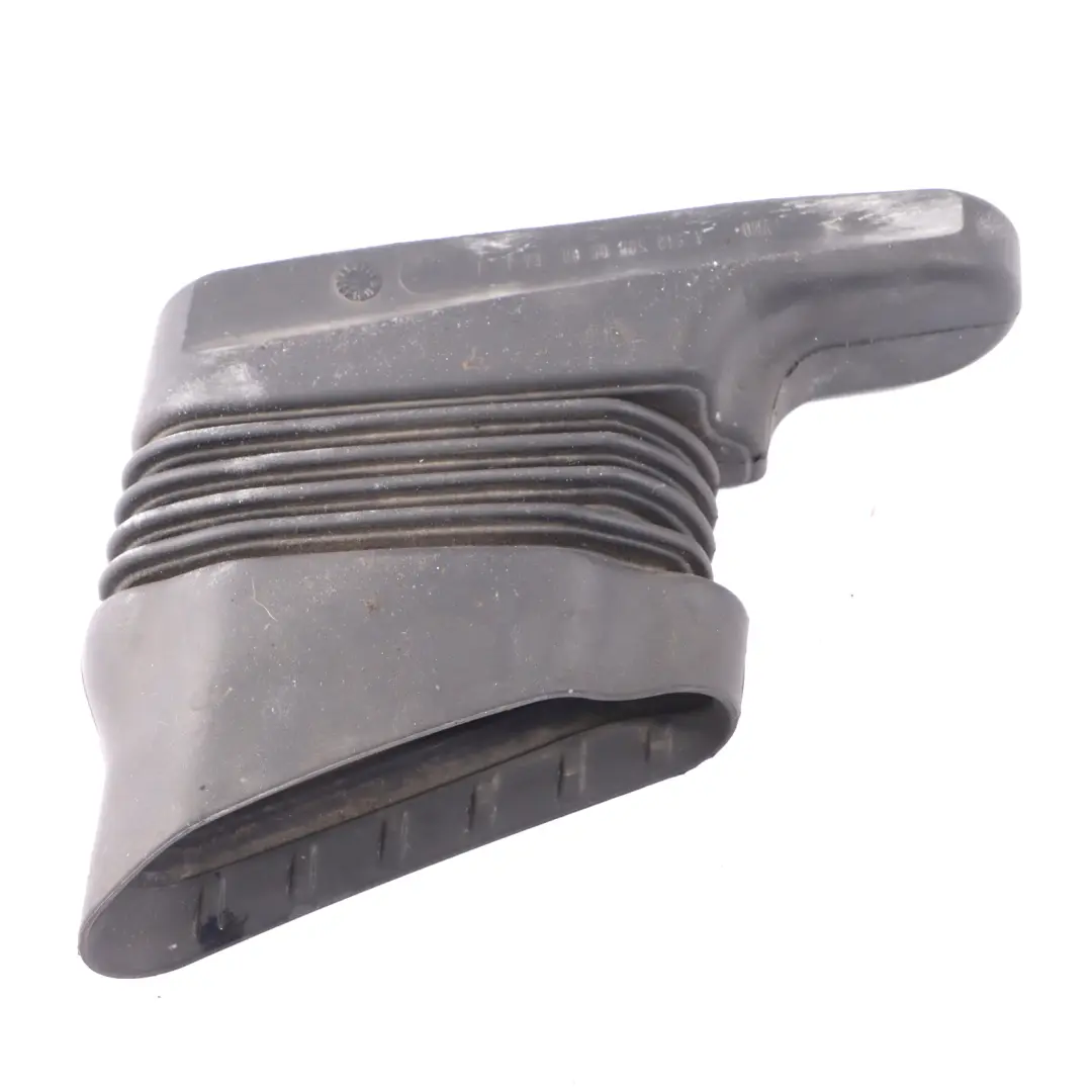 M656 Canale di ingresso dell'aria Tubo di aspirazione per Mercedes W213 Diesel con numero di parte A2135050200 Mercedes W213 Diesel M656 Canale di ingresso dell'aria Tubo di aspirazione - SKU A2135050200 - Numero di parte A2135050200