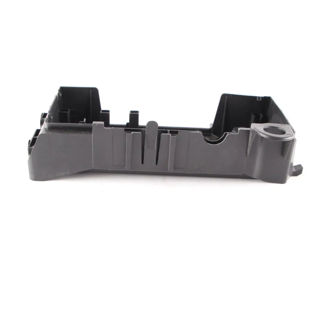 Mercedes W205 W213 W238 Caja de Fusibles Tapa Unidad Control Soporte - SKU A2135400200 - Número de pieza A2135400200