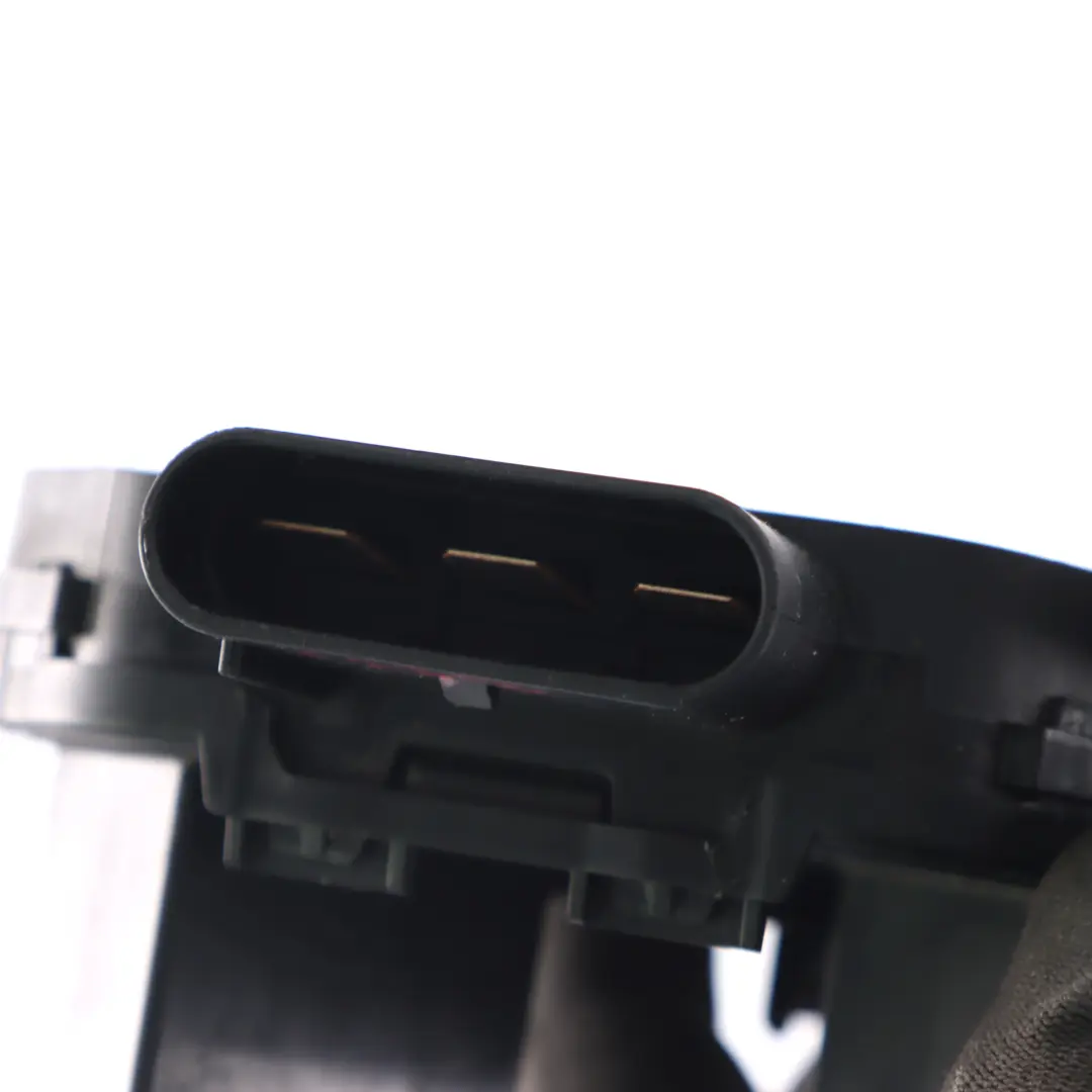 Fue Box Socket Mercedes C238 Engine Power Cables Distributor to with Part number A2135401518 Fue Box Socket Mercedes C238 Engine Power Cables Distributor - SKU rhd-A2135401518 - Part number A2135401518