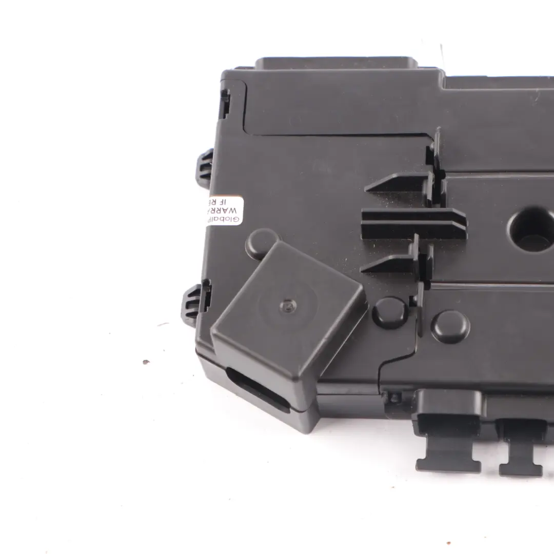 Fuse Box Mercedes W205 Interior Equipment Fuse Box Control Module to with Part number A2135406100 Fuse Box Mercedes W205 Interior Equipment Fuse Box Control Module - SKU A2135406100 - Part number A2135406100