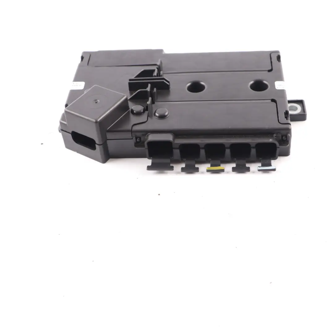 Fuse Box Mercedes W205 Interior Equipment Fuse Box Control Module to with Part number A2135406100 Fuse Box Mercedes W205 Interior Equipment Fuse Box Control Module - SKU A2135406100 - Part number A2135406100