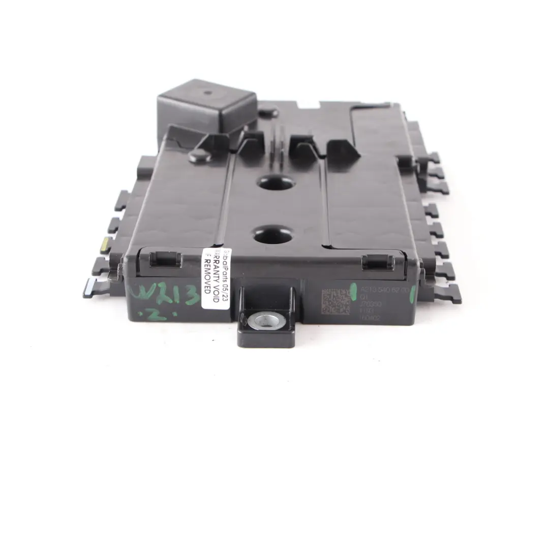 Boîte fusibles Mercedes W213 S213 W238 l'unité électrique arrière pour à propos du numéro de pièce A2135406200 Boîte fusibles Mercedes W213 S213 W238 l'unité électrique arrière - SKU A2135406200 - Numéro de pièce A2135406200