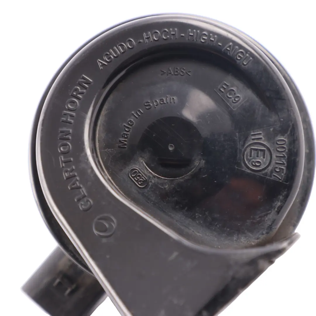 Klaxon Alarme Sirène Haute Tonalité Gauche pour Mercedes W213 C238 C257 à propos du numéro de pièce A2135424400 Mercedes W213 C238 C257 Klaxon Alarme Sirène Haute Tonalité Gauche - SKU A2135424400 - Numéro de pièce A2135424400