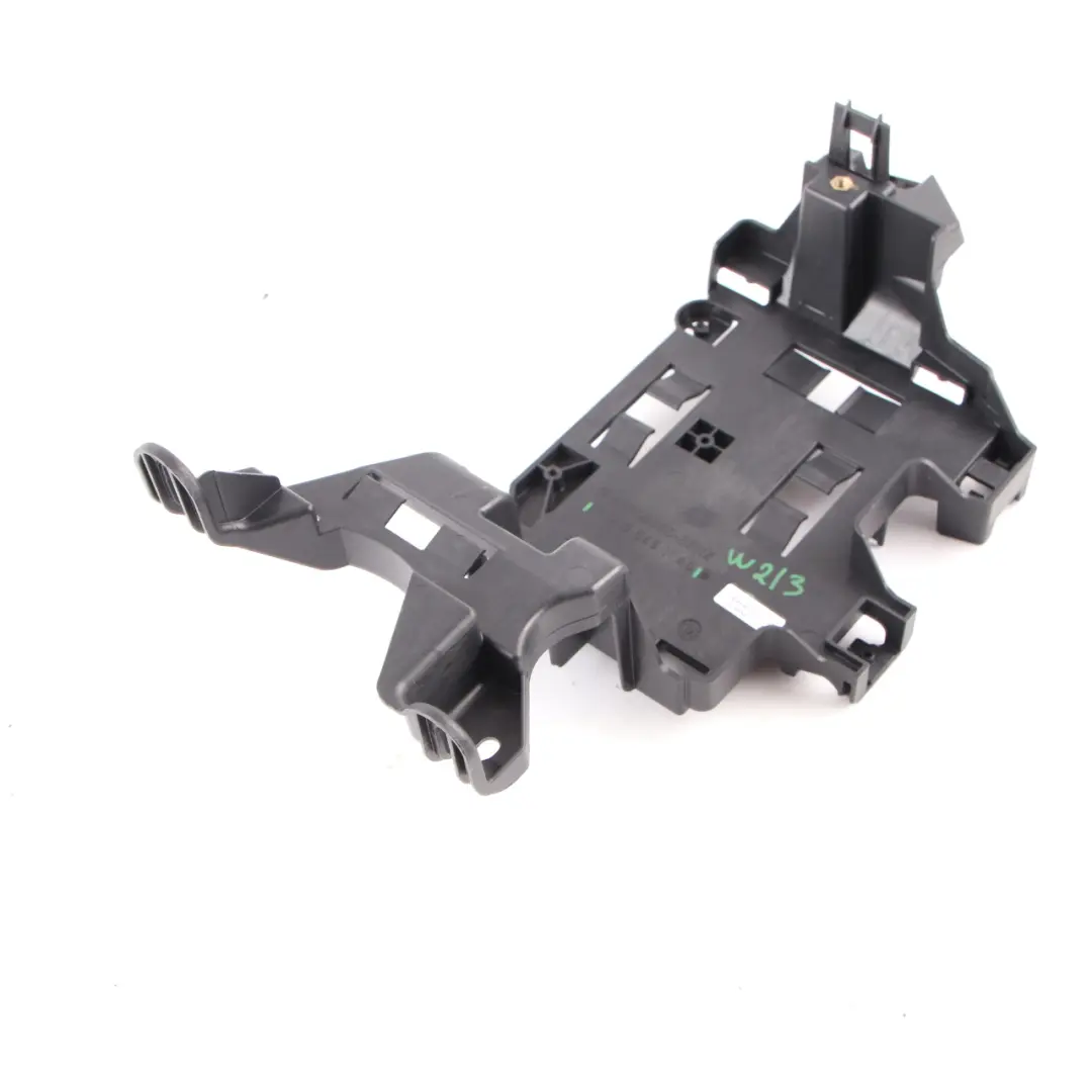 Support Module Commande Calculateur pour Mercedes W213 à propos du numéro de pièce A2135451140 Mercedes W213 Support Module Commande Calculateur - SKU A2135451140 - Numéro de pièce A2135451140