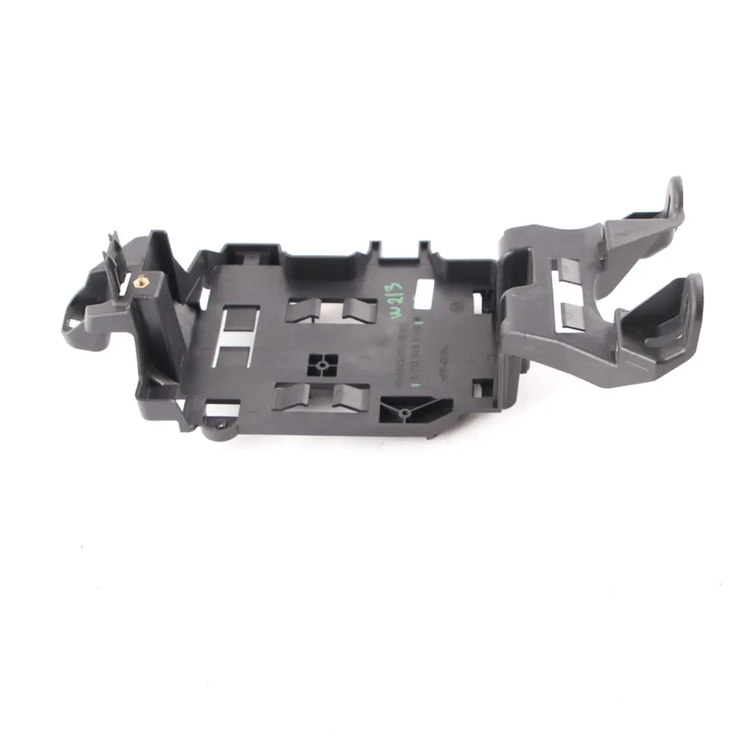 Support Module Commande Calculateur pour Mercedes W213 à propos du numéro de pièce A2135451140 Mercedes W213 Support Module Commande Calculateur - SKU A2135451140 - Numéro de pièce A2135451140