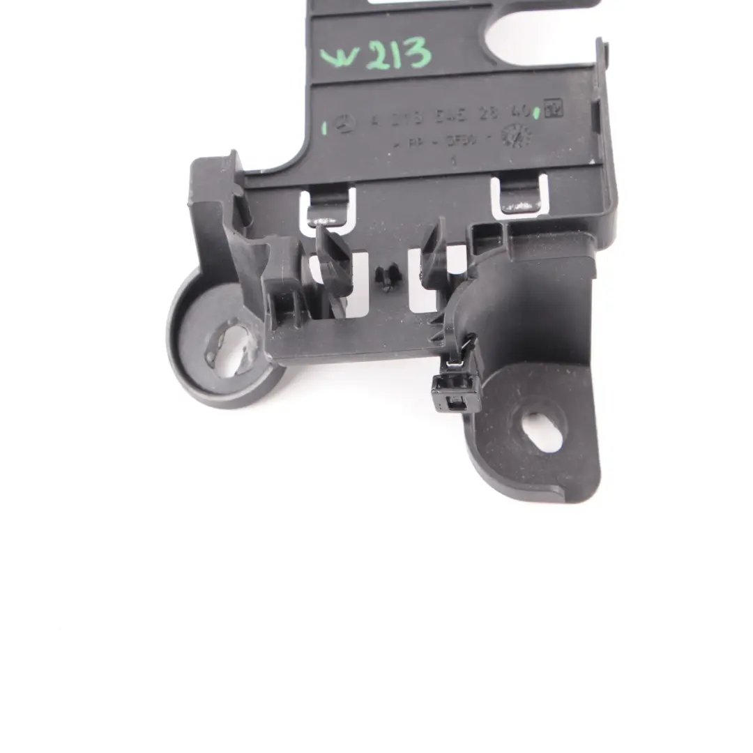 ECU Halterung Steuergerät Modul Halterung für Mercedes W213 mit Teilenummer A2135452840 Mercedes W213 ECU Halterung Steuergerät Modul Halterung - SKU A2135452840 - Teilenummer A2135452840