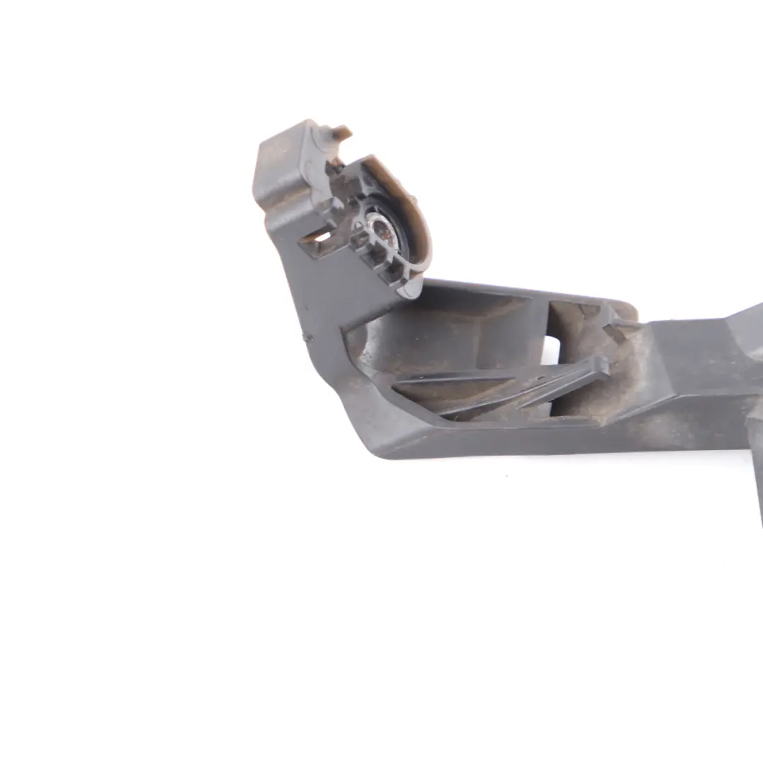 Front Axle Right O/S Steering Knuckle Mount Bracket to Mercedes W213 with Part number A2135461200 Mercedes W213 Front Axle Right O/S Steering Knuckle Mount Bracket - SKU A2135461200 - Part number A2135461200