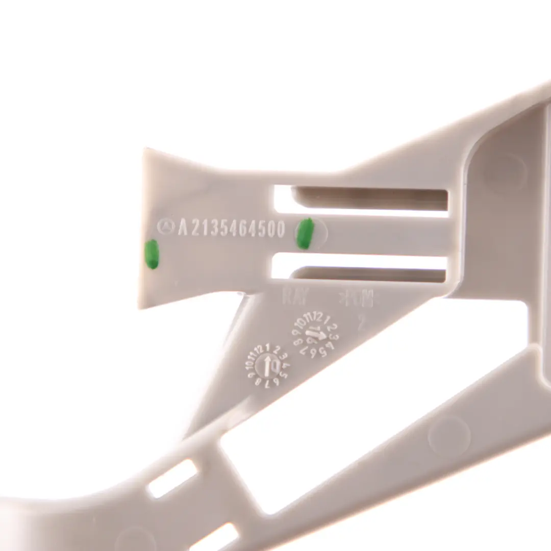 Wiring Loom Connector Mercedes W213 Dashboard Dash Cable Plug to with Part number A2135464500 Wiring Loom Connector Mercedes W213 Dashboard Dash Cable Plug - SKU A2135464500 - Part number A2135464500