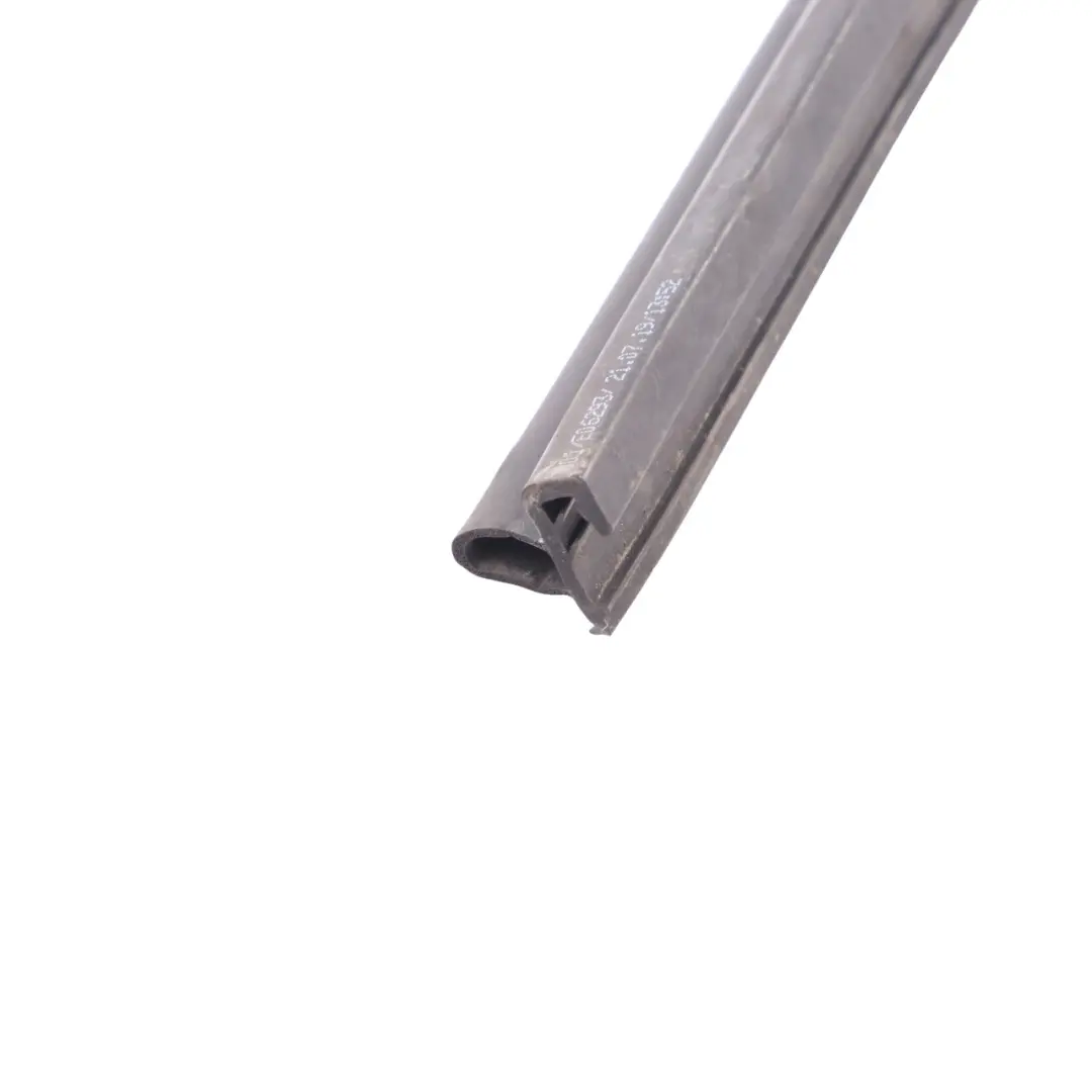 Mercedes W213 C238 Guma Uszczelka Maski Silnika Przód Przednia - SKU A2136280900 - Numer Części A2136280900